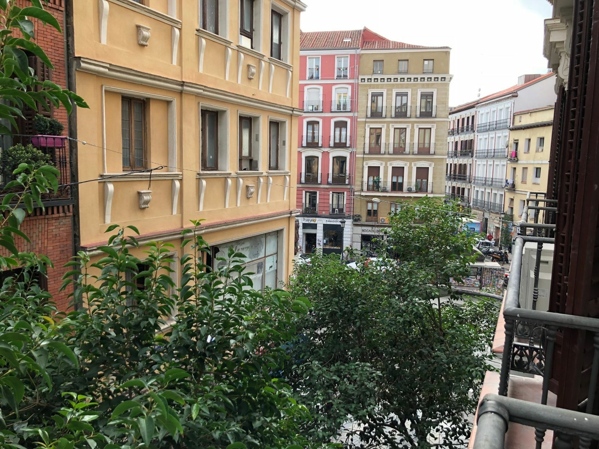 马德里阿托查旅馆酒店 外观 照片